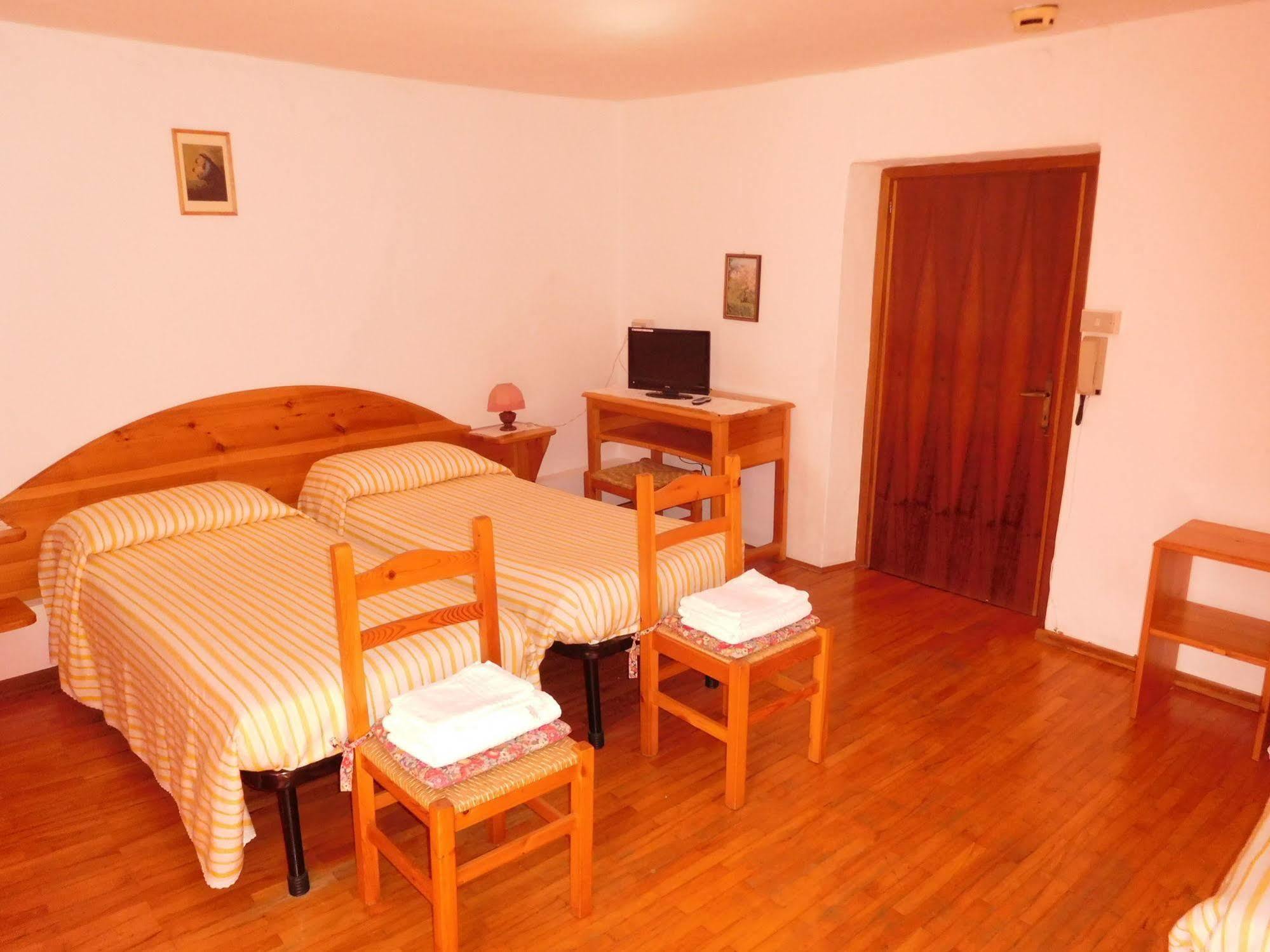 Antico Albergo Sant'Antonio Fonzaso Bagian luar foto